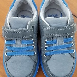 Stride Rite boys shoes size 7 - brand new